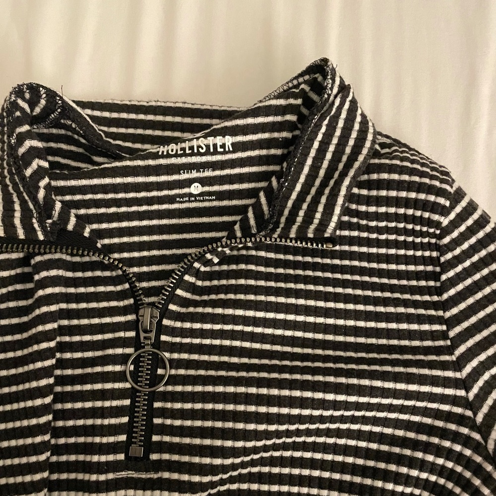 Hollister Black & White Slim Tee